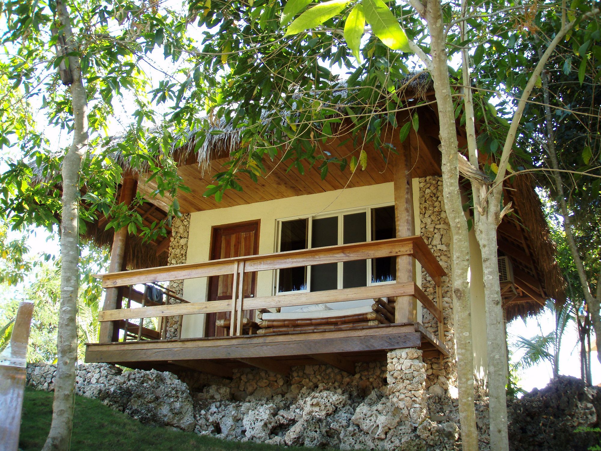 Tepanee Beach Resort Logon Luaran gambar